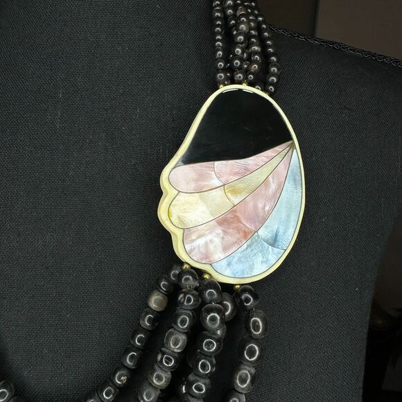 Lee Sands Mother of Pearl Necklace Vintage 1970's - Picture 2 of 4